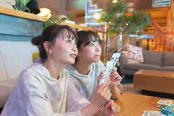 「100匹の猫が露天風呂を埋め尽くす!?さいたま市の「おふろcafe」で猫の日イベント開催」の写真