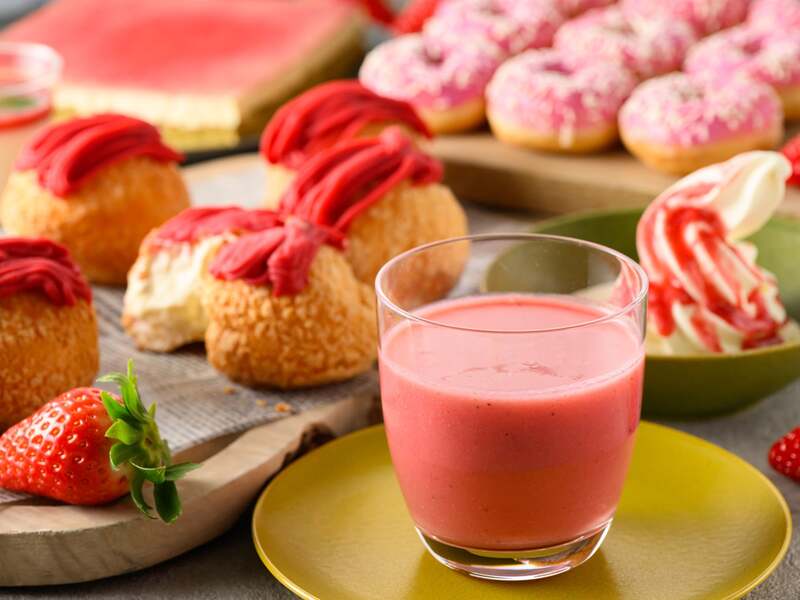 3月末まで、ビュッフェにはいちごスイーツがずらりと並びます