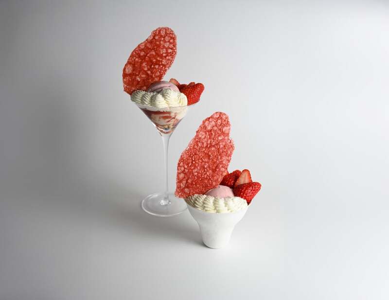 いちごと木次ミルクのパフェ