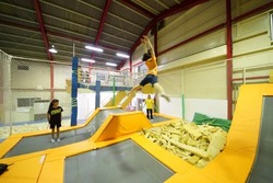 「【2026】愛知・名古屋の人気トランポリンパーク15選｜大型施設＆雨の日もOK」の写真