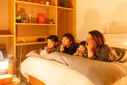 「ドラえもんと海底温泉＆サウナ！箱根ユネッサンで映画コラボ風呂　半券割引や特典も！」の写真