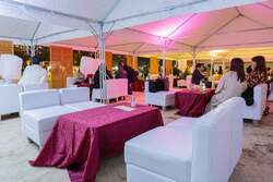 「夜空を埋め尽くす500基のスカイランタン！完売必至の感動体験、愛知・鞍ケ池公園で」の写真