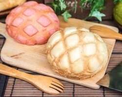 「約50店が大集結！「てくてくパンまつり」が神戸で開催　限定のチーズパン食べ比べも」の写真