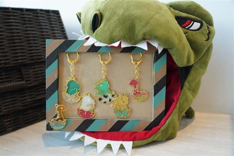 恐竜レジンキーホルダー