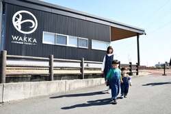 「摘みたて"あまおう"でケーキ作り！福岡・大木町で春休み限定のパティシエ体験イベント」の写真