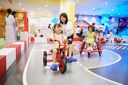 「富山初！地球テーマの屋内遊び場「ちきゅうのにわ 高岡店」がイオンモール高岡にOPEN」の写真