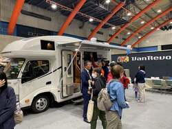 「最新キャンピングカー＆人気ギアが大集結！子供無料で遊び尽くす体験会　朱鷺メッセで」の写真