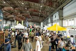 「最新キャンピングカー＆人気ギアが大集結！子供無料で遊び尽くす体験会　朱鷺メッセで」の写真