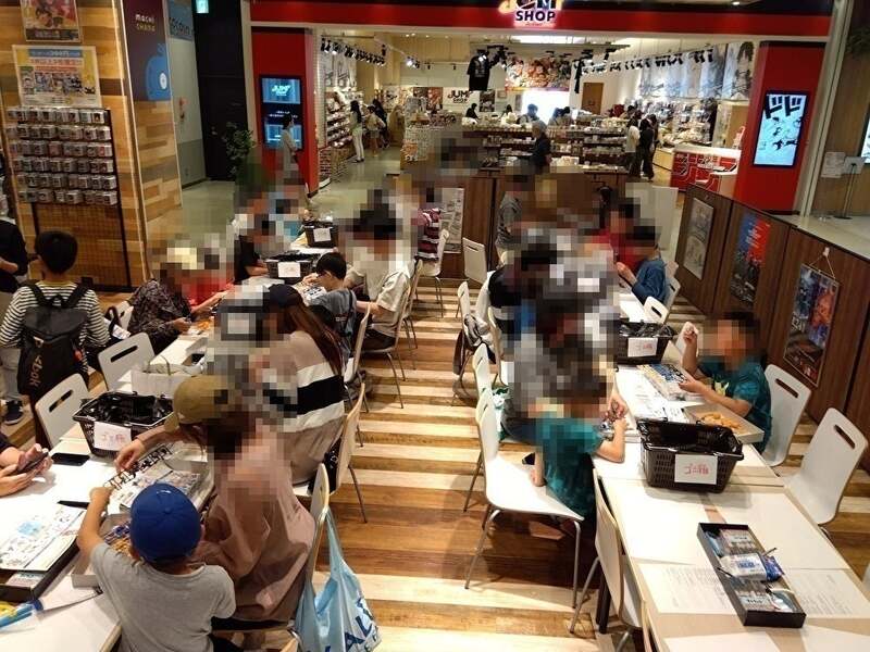 親子で楽しめるガンダムプラモデル体験会の様子