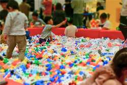 （イメージ）巨大ブロックプール