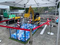 「ショベルカー操作やミニ新幹線も！乗り物好き集まれ　有明ガーデンで大型イベント開催」の写真