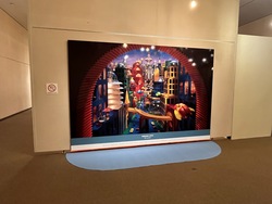 「あの『ミッケ！』が幅3mに巨大化！絵本に吸い込まれる没入体験が愛知リトルワールドで」の写真