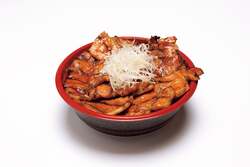 〈十勝豚丼いっぴん〉[北海道 帯広市]  豚丼弁当(1折) 1,512円