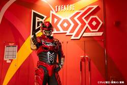 「ギャバンと仮面ライダーゼッツが夢の共演！東京ドームシティでヒーローショースタート」の写真