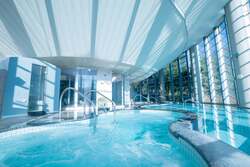 「ファミリーテントで里山グランピング！「オーパークおごせ」に新エリア誕生　添い寝OK」の写真