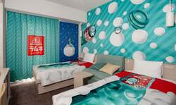 「ラムネ20本もらえる＆積み上げ体験も！　全国の変なホテルに「森永ラムネルーム」登場」の写真