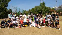 「参加無料！ゴルフ場でちゃんばら＆パンケーキ作り　子供主役の春イベントが河内長野で」の写真