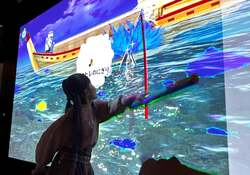 「AR砂場で野菜収穫バトル＆お得な遊び放題パスも　リトルプラネットに新アトラクション」の写真