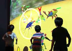 「AR砂場で野菜収穫バトル＆お得な遊び放題パスも　リトルプラネットに新アトラクション」の写真