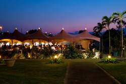 「糸満市のホテルで全長70mのガーデンプールOPEN！沖縄初"虹のウォータースライダー"も」の写真