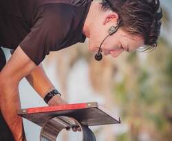 「1,000基のランタン＆超大型エア遊具も！昼も夜も1日遊べるお祭りが和歌山城で開催」の写真