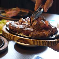 「お得すぎ！ステーキ食べ放題イベント「匠肉祭り」が愛知・埼玉で開催　未就学児は無料」の写真