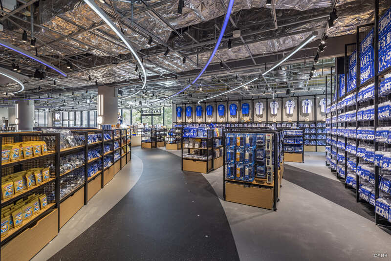 球団オフィシャルグッズショップとして最大の商品ラインナップを誇る、ファン必見のスポット