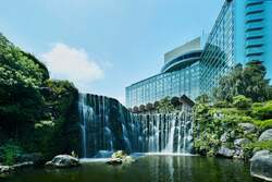 「GWは都心でリゾート！ニューオータニ（東京）で氷彫刻・パティシエ体験、プール遊びも」の写真