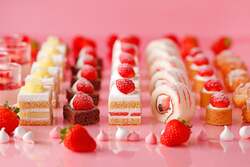 「GWは都心でリゾート！ニューオータニ（東京）で氷彫刻・パティシエ体験、プール遊びも」の写真