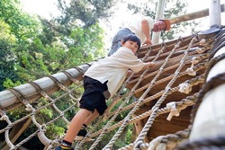 「全国のおすすめ巨大迷路＆立体迷路28選！日本最大級＆変わり種＆アスレチック要素も」の写真