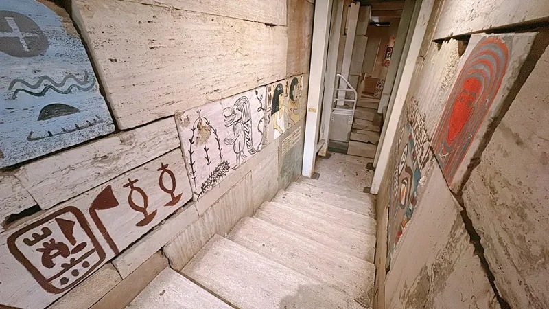 謎に満ちた 巨大ピラミッドを攻略しよう！