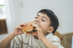 「【禁断アンケート】マックの期間限定バーガーは結局何が好き？リアル本音を大公開！」の写真