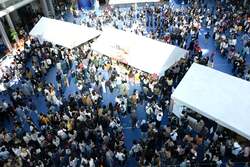 会場：名古屋オアシス２１銀河の広場