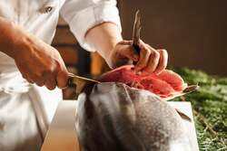 マグロ解体パフォーマンスショー　イメージ