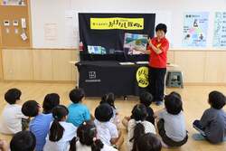 「人気キャラ登場＆550冊の絵本バス＆無料ワークショップも！東京ドームシティで春休み」の写真