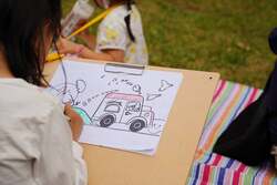 「人気キャラ登場＆550冊の絵本バス＆無料ワークショップも！東京ドームシティで春休み」の写真