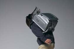 「2027年入学のラン活始動！土屋鞄が人気色発表　黒の進化や白が急浮上！新定番カラーも」の写真