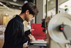 「2027年入学のラン活始動！土屋鞄が人気色発表　黒の進化や白が急浮上！新定番カラーも」の写真