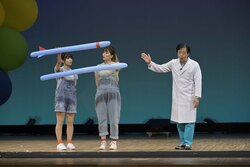 「「なんで!?」が止まらない！ でんじろう先生の実験ショーが名古屋マリオットに初上陸」の写真