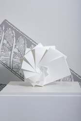 《白亜の螺旋》三谷 純