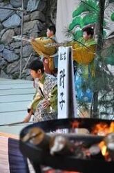 賀多神社 鳥羽春まつり（平成24年狂言披露の様子から）