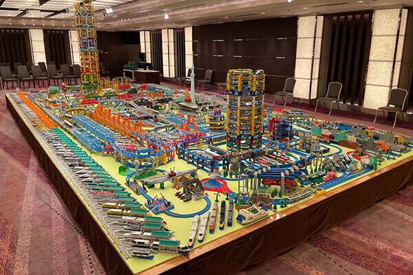 プラレールの巨大ジオラマ展示