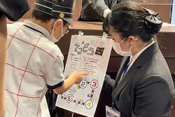 「全長7m超のプラレールに駅長体験も！鉄道づくしの豪華ブッフェがGWに飯田橋のホテルで」の写真