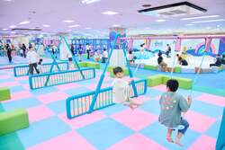 「0歳無料＆ゲームも遊び放題！　平日800円で1日中遊べる新施設が愛知・豊橋にオープン」の写真