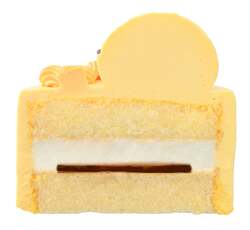 ＜ピカチュウ＞プリン風味ケーキ 777円