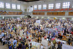 「小学生以下は無料！ 親子でものづくりに没頭できる巨大ハンドメイドマルシェが博多で」の写真