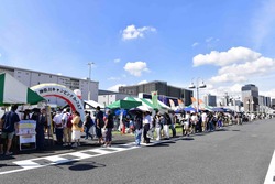 「グルメ抽選会やキッズ遊具も！ 入場無料で1日遊べるキャンピングカー祭がGWに川崎で」の写真