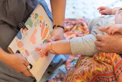 「ビスコの箱がロボットに!?　入場無料で動物ふれあいも楽しめる、GWのモリコロパーク」の写真