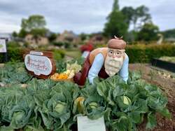 「淡路島・イングランドの丘にピーターラビット登場！　限定メニューやスタンプラリーも」の写真