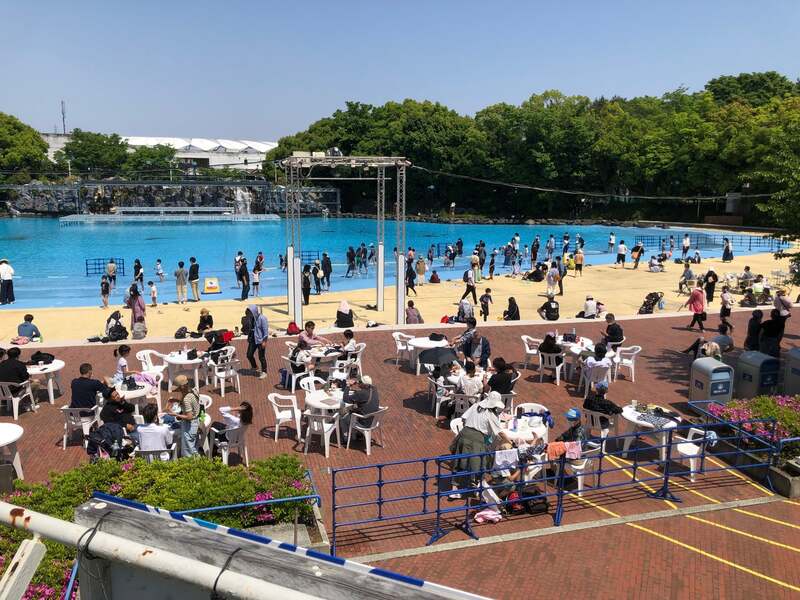 一足早くプールを解放！「さざ波エリア」
